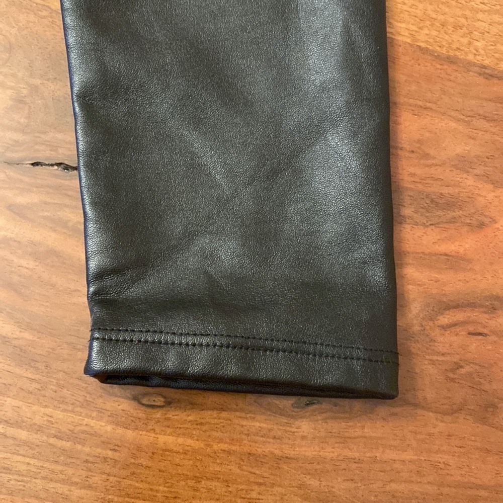 Gap kids excellent condition pleather leggings. Size S 6-7 - Picture 4 of 4